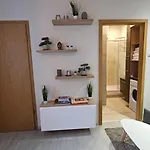 Apartment B8 Close To Great Market Hall *