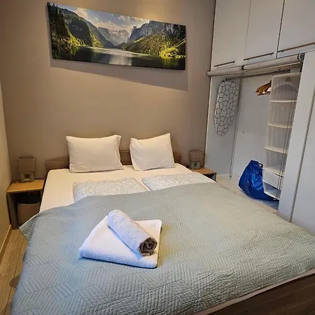 B8 Close To Great Market Hall *