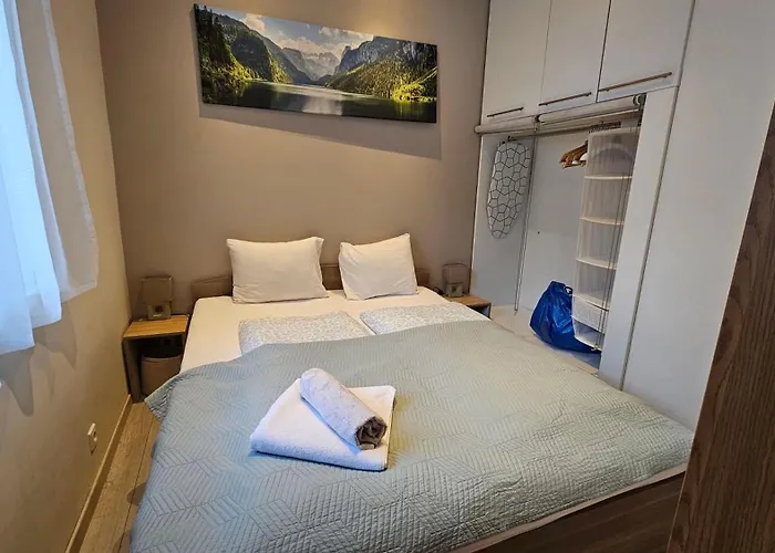 B8 Close To Great Market Hall *