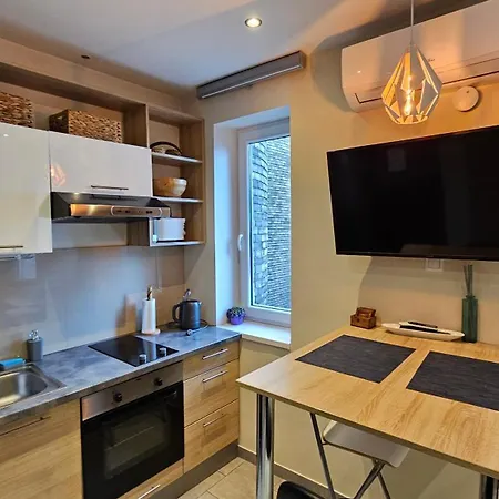 B8 Close To Great Market Hall *